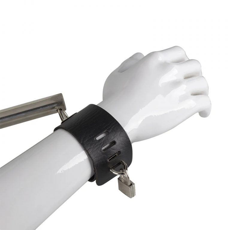 Barre de contrainte en métal avec attaches pour mains et pieds