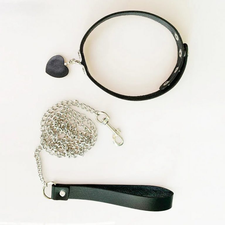 Collier BDSM en cuir pour domination