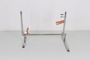 Immobilisation au sol BDSM